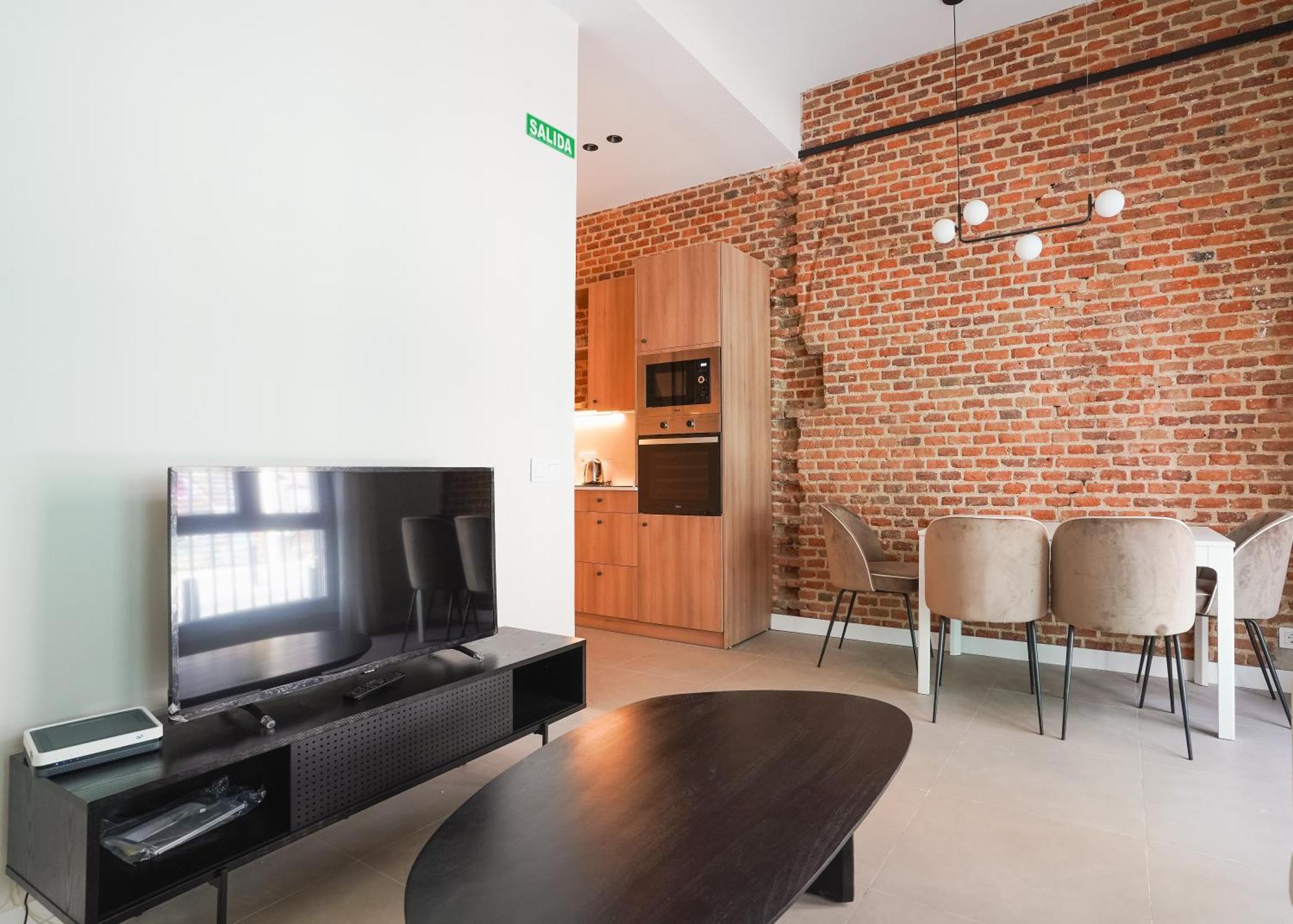 Modern Apartment-2bedrooms 1bath-cuatro Caminos Madri